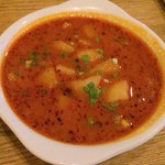カスタマンダップ 大塚 - じゃがいものスパイシー煮込み