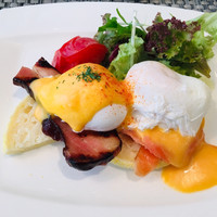 R restaurant & bar - 