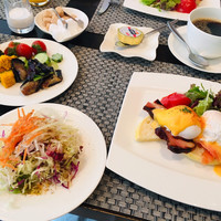 R restaurant & bar - 