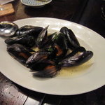 湘南の魚とワインの店 ヒラツカ - 相模湾産のムール貝のワイン蒸し