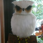 菓子工房 えとわぁる - フクロウがお店を見守ります。