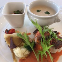オリゾントウキョウ - MENU A ワンプレートランチ 【デセール付】 ¥2,100+tax+サービス料10%
                真鯛と海老のポワレ
