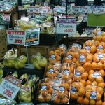 文化堂 - 青果コーナー。