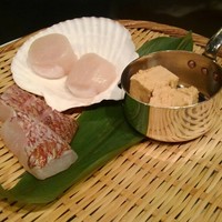 鉄板焼 燔 - 貝柱と桜鯛のソティ