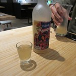 家吶子 - ドリンク写真:お酒は台湾の山間原住民のお酒「風采小米酒」で。

アルコール度数は１２％と多少高いですがフルーティで飲みやすいお酒です。