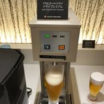 JALファーストクラスラウンジ - 生ビールは自動！