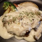 Teppan Dainingu Ken - 道産黒毛和牛チーズハンバーグ・きのこクリームソース