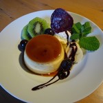 けや木 - プリンアラモード550円