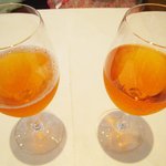 ブラッスリー アミカル - シードル２種。左が甘口。右が辛口。