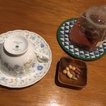 旬菜カフェ おてあて - ルビー色のハイビスカスハーブティー・ローゼル　2018/11/10