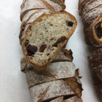 スリジエ - 3種類のベリーのカンパーニュ