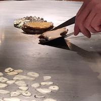 和黒 北野坂本店 - アワビをバター焼きで調理