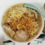 ラーメン荘 歴史を刻め なかもず店 - ラーメン　750円（麺デフォ(300g)、にんにく抜き、野菜増し、あぶら増し）