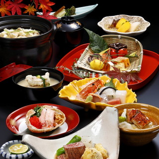 We use ingredients directly delivered from Kyoto, such as Kyoto vegetables.