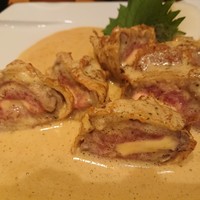 旬菜ステーキ処 らいむらいと - 牛ロースのチーズハサミ揚げ