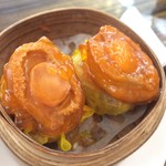 美心・翠園 - 鮑のせ焼売