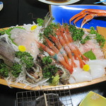 Iwamotoya - 夕食　舟盛りがトレトレ～ピチピチ～で新鮮♪