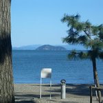 Raunji Okubi Wako - 窓から竹生島が見えます