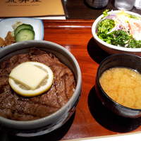 荒井屋 本店 - ビフテキ丼（2100円）