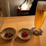 うますし - お通し2品と生ビール