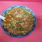 中華料理 新華楼 - カレー野菜そば全景