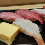 Tsuki Di Kagura Sushi - おまかせ寿司、玉子・海老・大トロ・中トロ・真鯛。