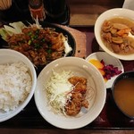 はいり屋 - 炙り豚焼き＆モツ煮込み＆から揚げセット