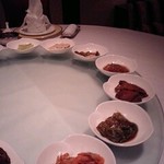 上海老飯店 - 八種の前菜