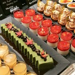 ザ・テラス - 洋梨とグレープフルーツのゼリー、抹茶と黒豆のプリン、牛乳プリンイチゴソース、モンブランタルト