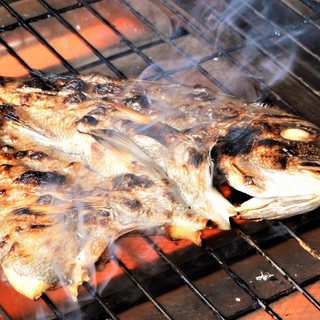 「炙り屋」名物！南知多産の天然魚介を炙り焼き！
