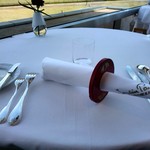 ジャルダン ポール・ボキューズ - テーブルセッティグ…ナプキンのストッパーは輪島塗