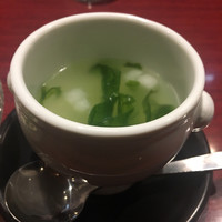 フーロン - わかめと大根のスープですね