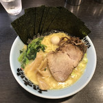 松壱家 - メンマが多めなのとキクラゲが入っているのに驚いた