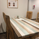 レストラン&カフェ カーサ ケー - お洒落な店内