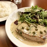 肉＆チーズ&ワイン 神保町ビストロ Fleurie - ポークソテー180g ケッパークリームソース980円