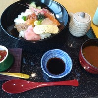 割烹みなと (アートホテル大阪ベイタワー) - 海鮮丼