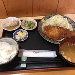 食処 やな瀬 - トンカツ定食780円