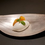 焼肉 展 - 器も涼しげ。