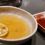 焼肉 展 - 出汁汁とタレです。