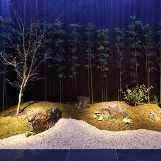Table seating with a view of the garden