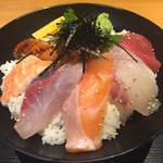 Rokusen - 海鮮丼
