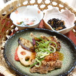 Toro Mugi - 鶏とごろごろ野菜の黒酢餡かけ