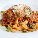 OSTERIA BAR Via PocaPoca - ボロネーゼソースのタリアテッレ