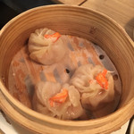 東京王府 - 蟹入り小籠包３５０円