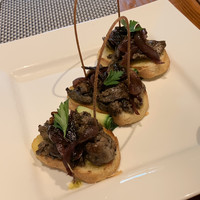 トラットリア ダイ パエサーニ - 鶏レバーと赤玉ねぎのブルスケッタ ペペロンチーノ クロカンテ添え（1,600円） 2018.11