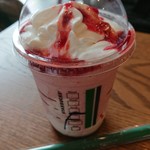 スターバックスコーヒー - クリスマスストロベリーケーキフラペチーノ¥637-