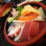 海鮮料理 東海 - 海鮮丼 (850円)