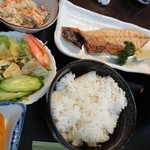海鮮料理 東海 - 焼魚定食 (800円)
