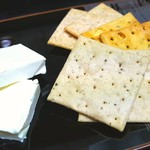 魚よし - クリームチーズ＆3種のクラッカー