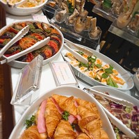 ブッフェレストラン「ブリッジ」 - 前菜系。テリーヌやパテやカルパッチョ風のお料理やら・・